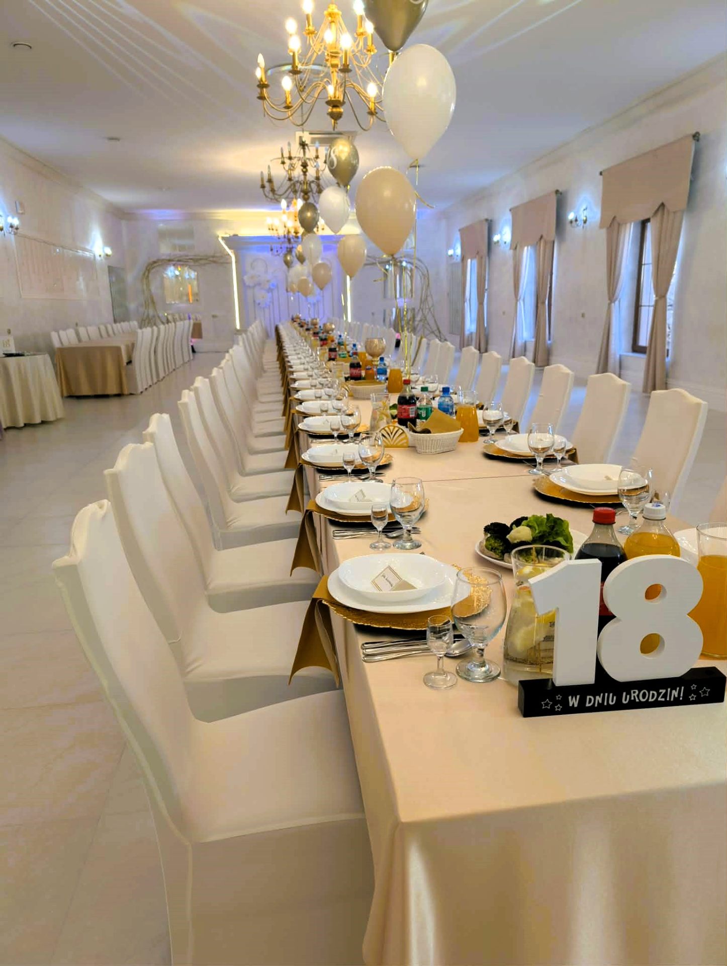 Sala w Turośli – osiemnastki w sali bankietowej