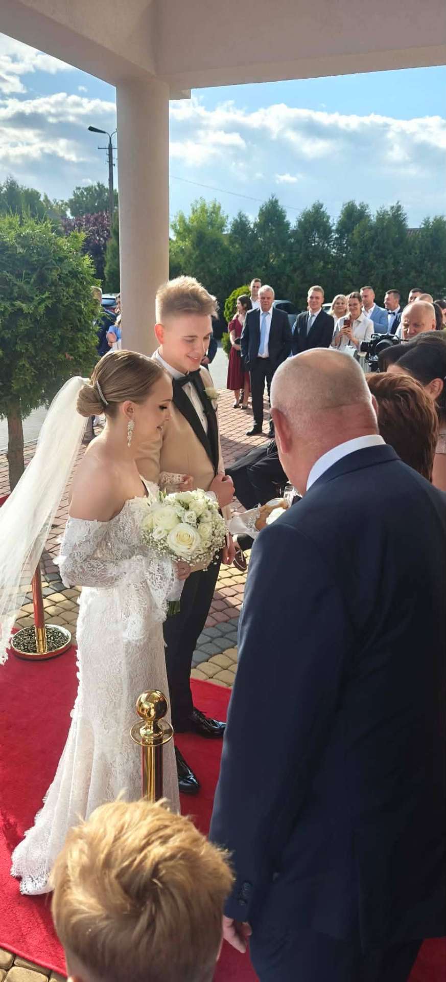 Sala w Turośli – powitanie państwa młodych chlebem i solą